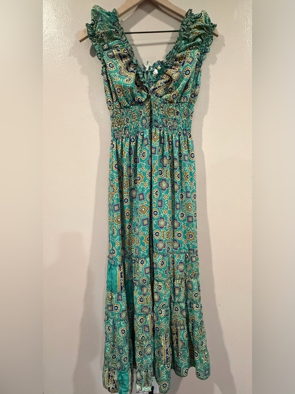 EUC Green Bohemians Smocked Maxi Dress Large - Picture 4 of 10